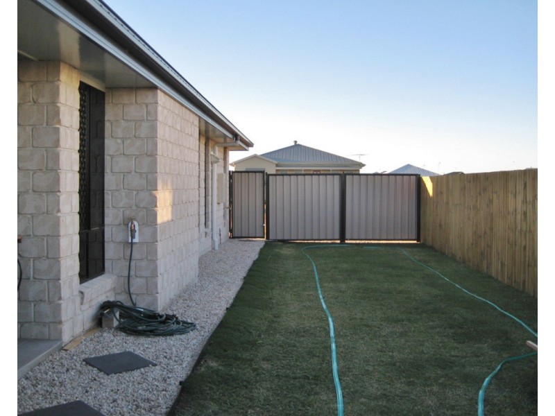 33 Diggers Drive, Dalby QLD 4405