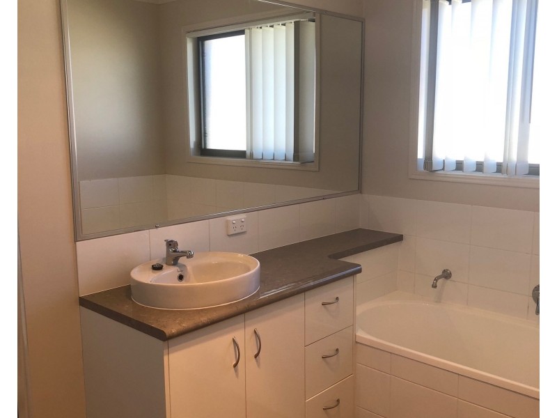 2/23 Gosden Drive, Dalby QLD 4405