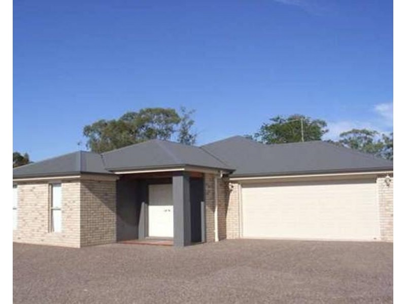 1 and 2/7 St Andrews Chase, Dalby QLD 4405
