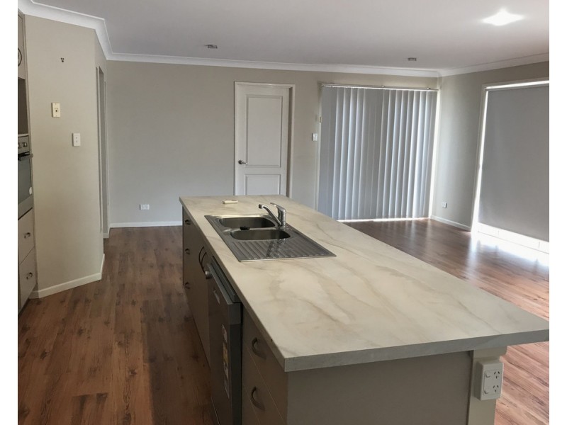 1 and 2/7 St Andrews Chase, Dalby QLD 4405