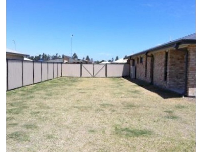 63 Diggers Drive, Dalby QLD 4405