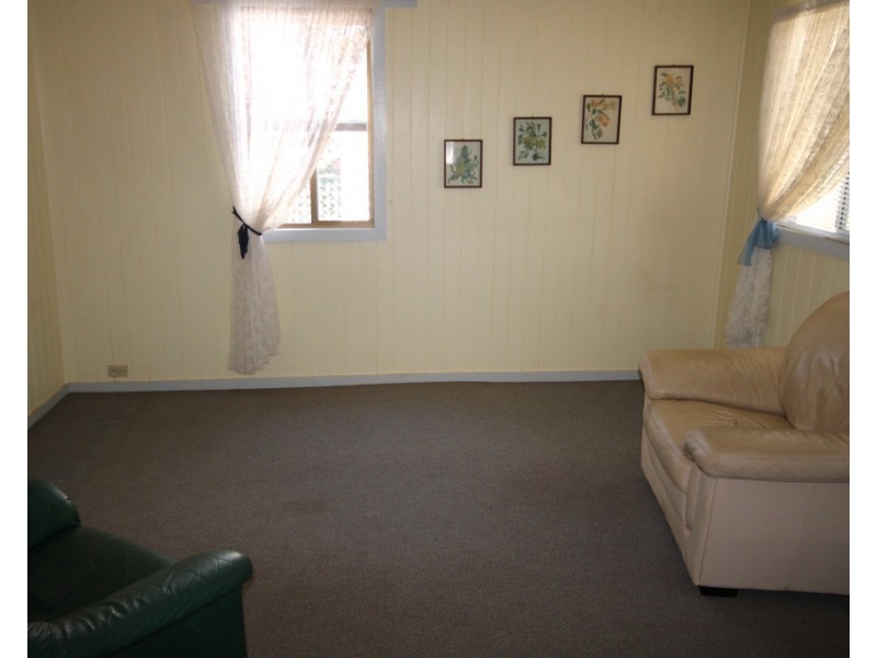 62 Geraghty Street, Cecil Plains QLD 4407