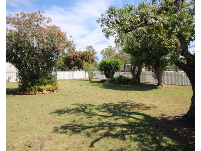 62 Geraghty Street, Cecil Plains QLD 4407