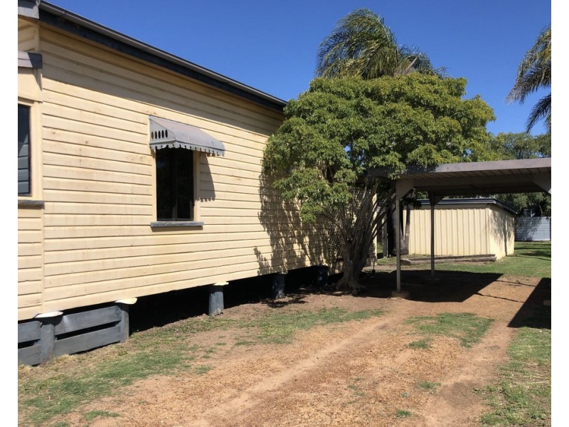 94 Bunya Street, Dalby QLD 4405
