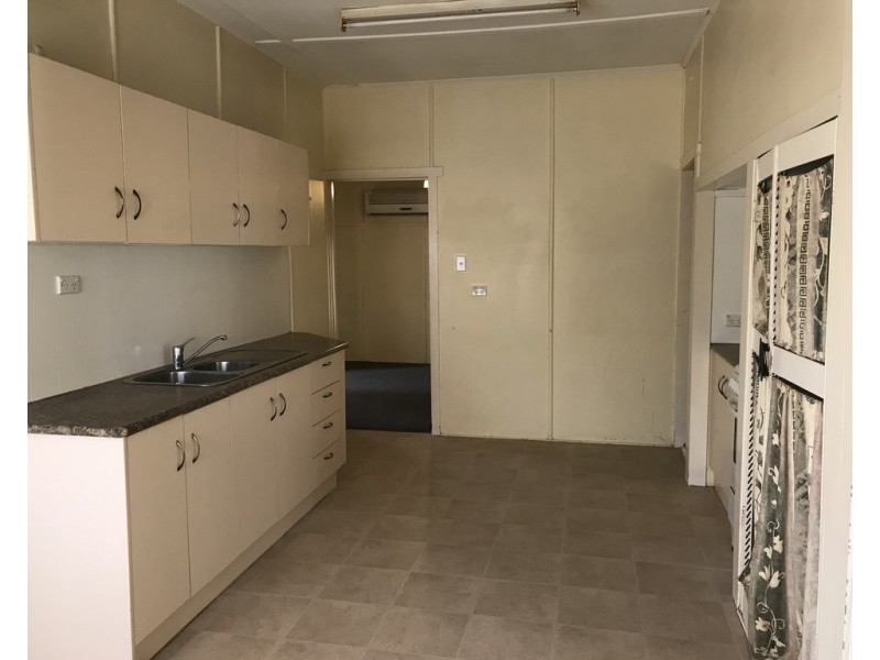 2 Garrow St, Dalby QLD 4405