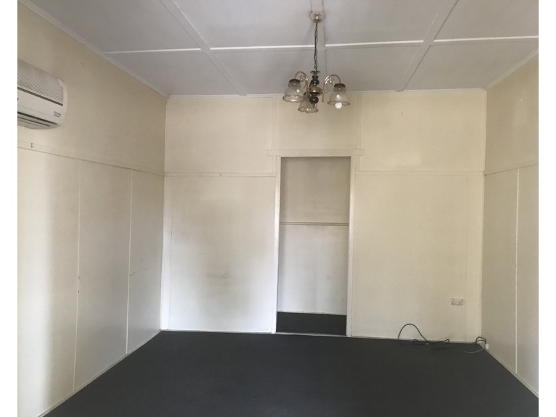 2 Garrow St, Dalby QLD 4405