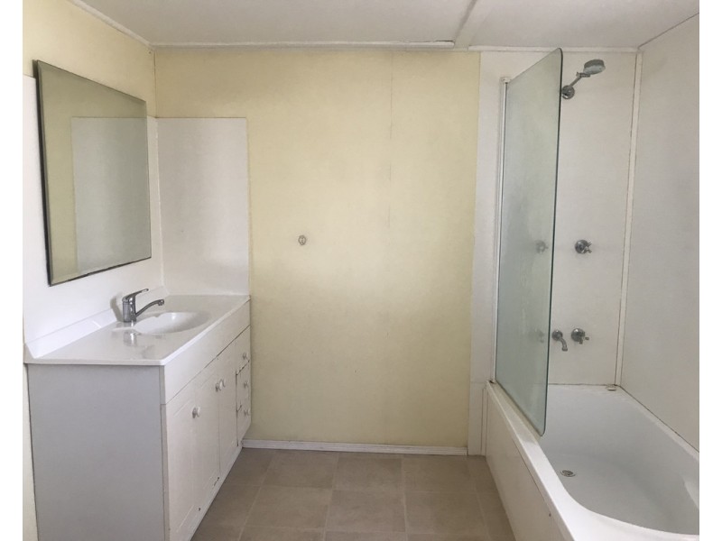 2 Garrow St, Dalby QLD 4405