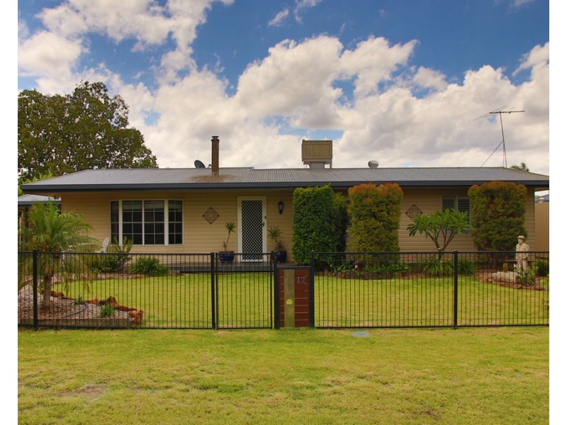 12 Coutts St, Dalby QLD 4405