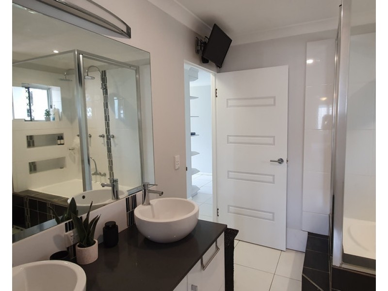 12 Coutts St, Dalby QLD 4405