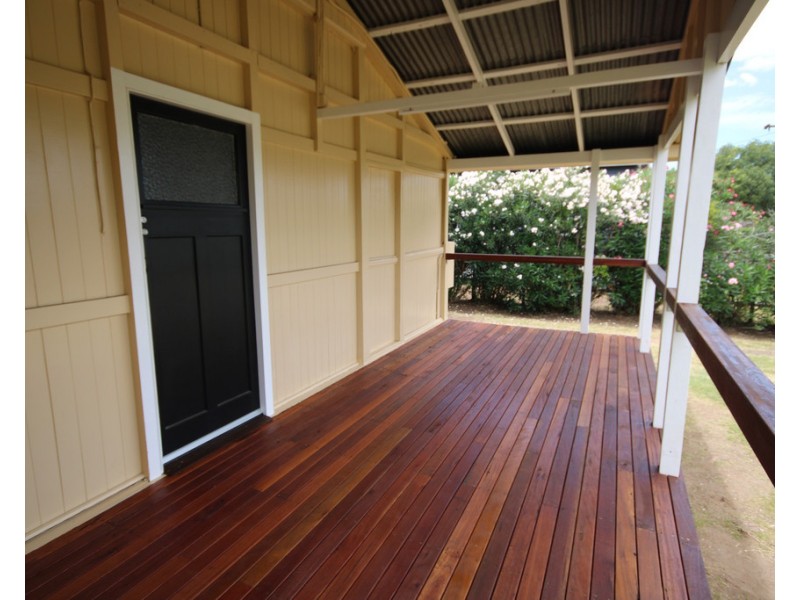 102 Condamine St, Dalby QLD 4405