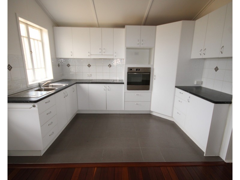 102 Condamine St, Dalby QLD 4405