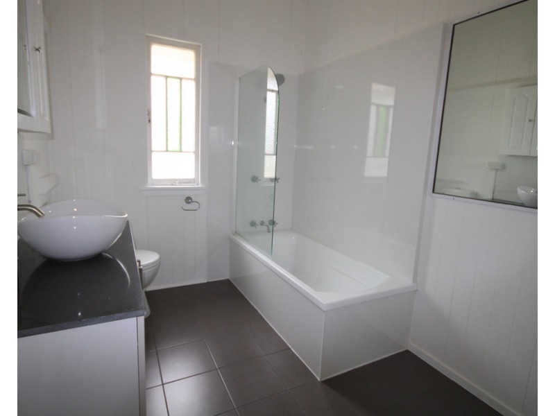 102 Condamine St, Dalby QLD 4405