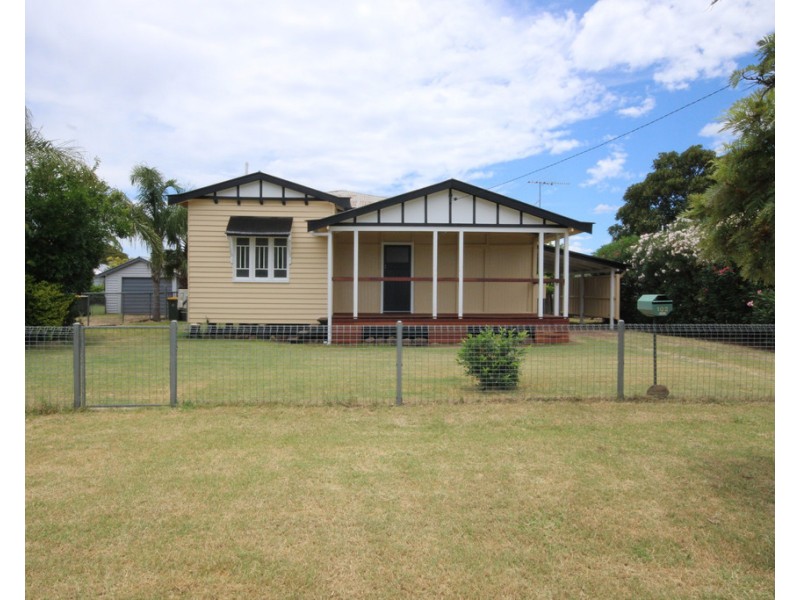 102 Condamine St, Dalby QLD 4405