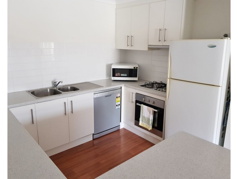 2/11 Alfred Street, Dalby QLD 4405