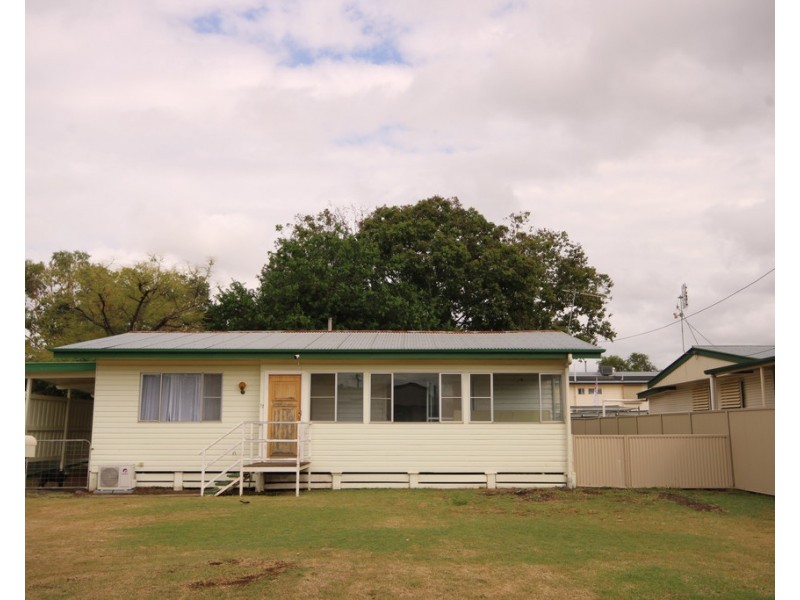 17 Swan Street, Dalby QLD 4405