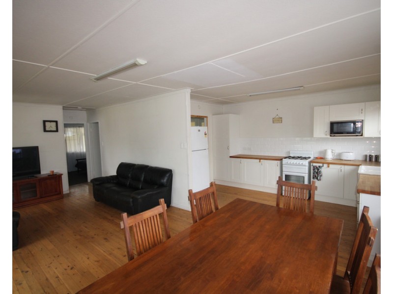 17 Swan Street, Dalby QLD 4405