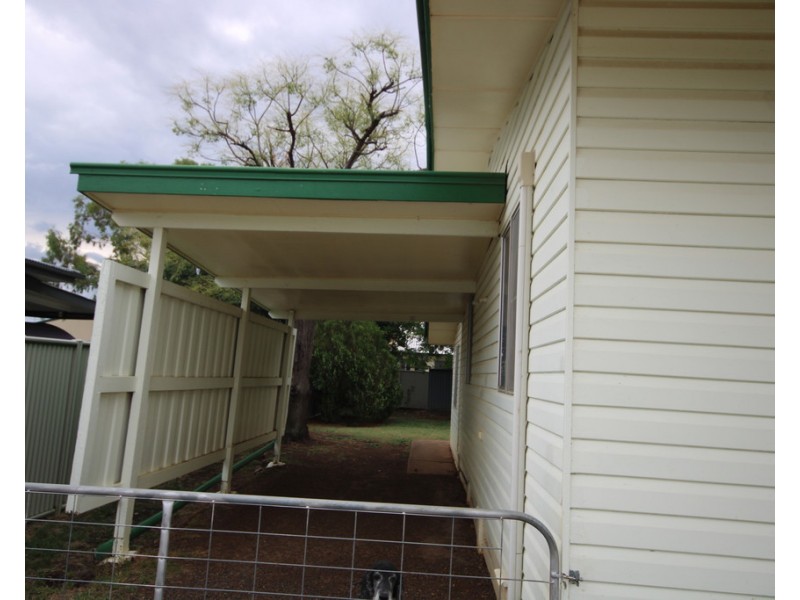 17 Swan Street, Dalby QLD 4405