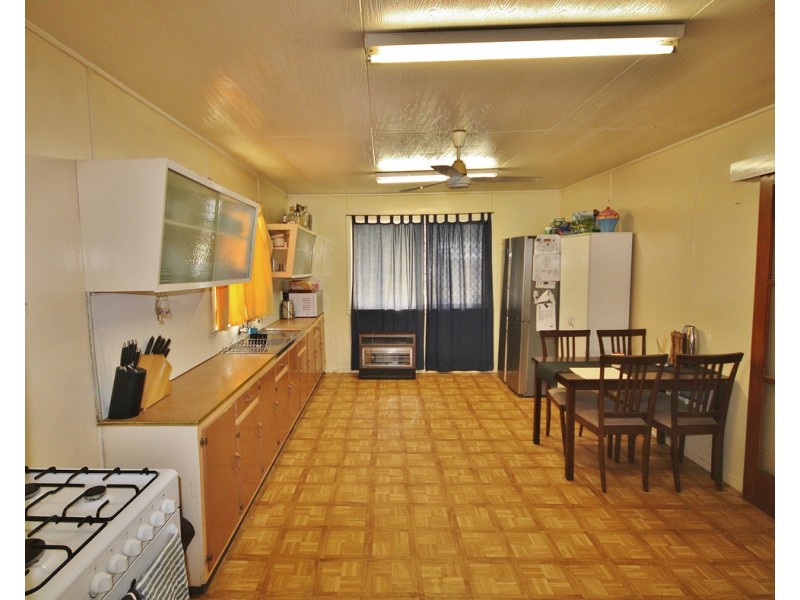 1 Swan Street, Dalby QLD 4405