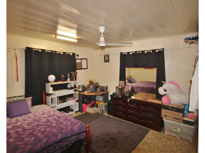 1 Swan Street, Dalby QLD 4405