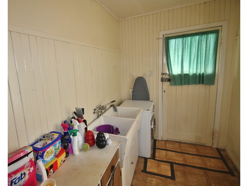 1 Swan Street, Dalby QLD 4405