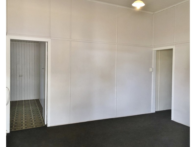 60a Curtis Street, Dalby QLD 4405