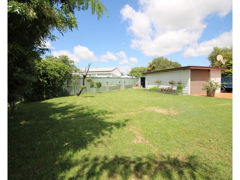 6 Falcon Street, Dalby QLD 4405