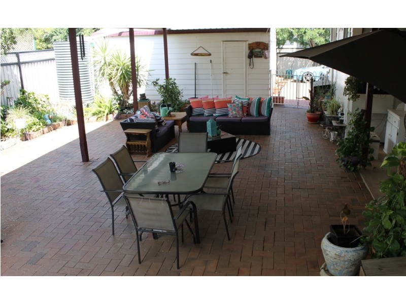 69 Charles Street, Dalby QLD 4405