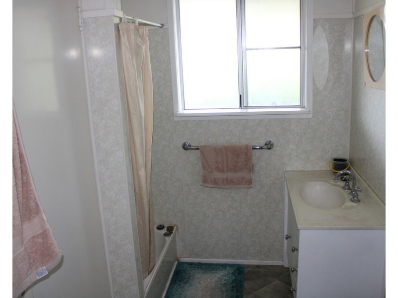 9 Dennis Street, Bell QLD 4408