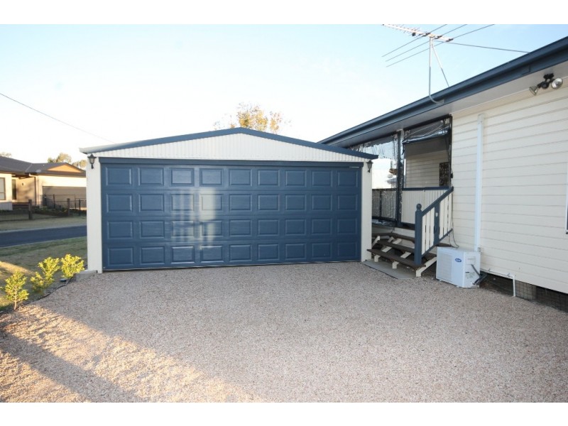 25 Leichhardt Ave, Dalby QLD 4405