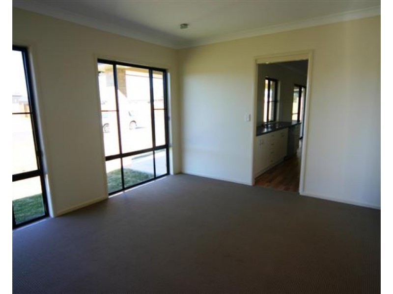 38 Glen Eagles Drive, Dalby QLD 4405