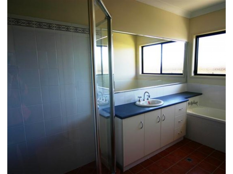 38 Glen Eagles Drive, Dalby QLD 4405