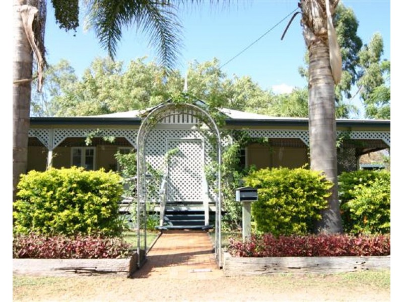 7 Wooburn Street, Dalby QLD 4405