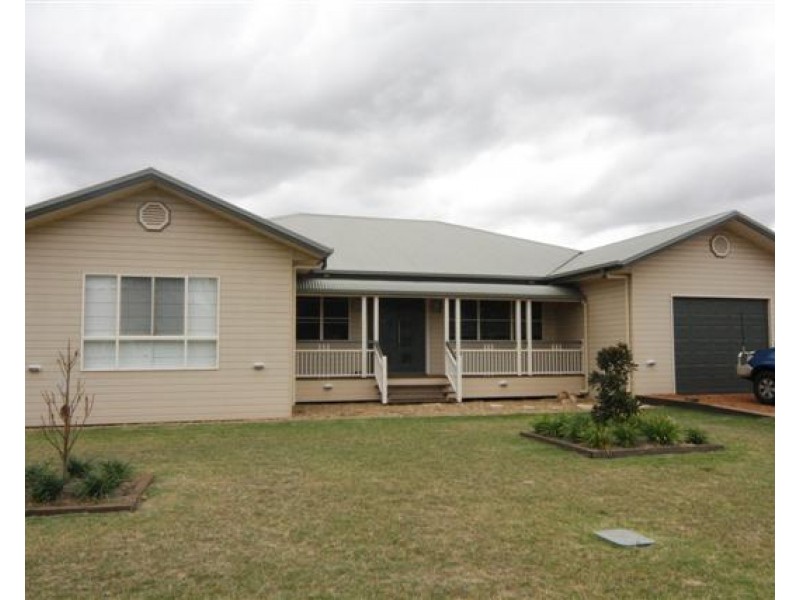 1 Jacaranda Court, Dalby QLD 4405