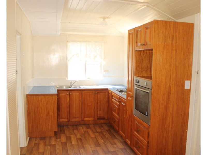 39 Orpen Street, Dalby QLD 4405