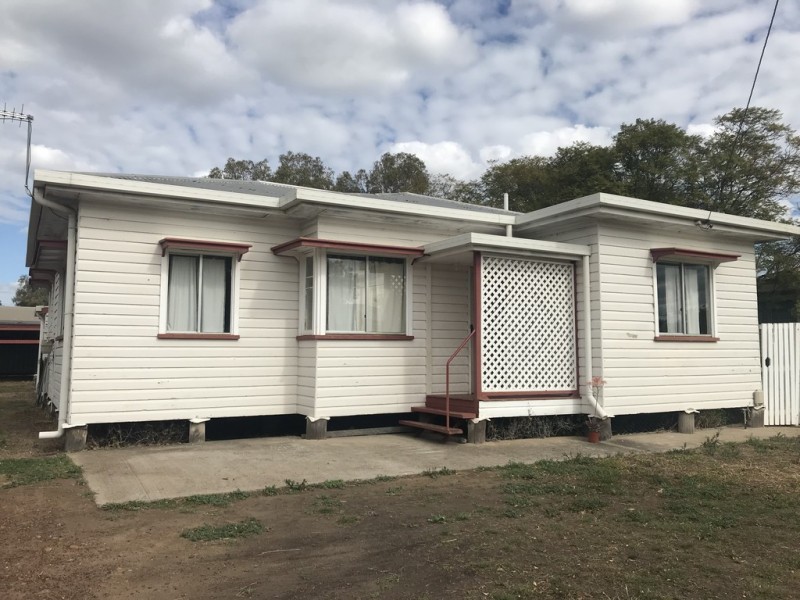 31 ARTHUR STREET, Dalby QLD 4405