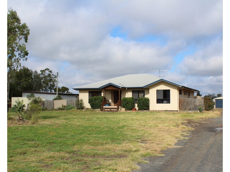 22 Hedge Road, Dalby QLD 4405