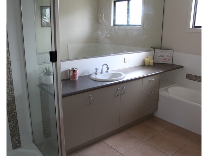 22 Hedge Road, Dalby QLD 4405