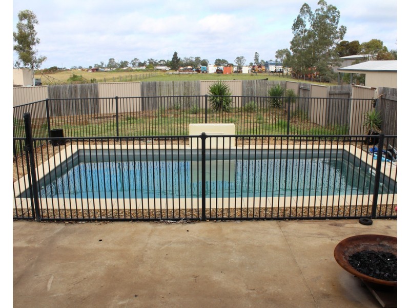 22 Hedge Road, Dalby QLD 4405