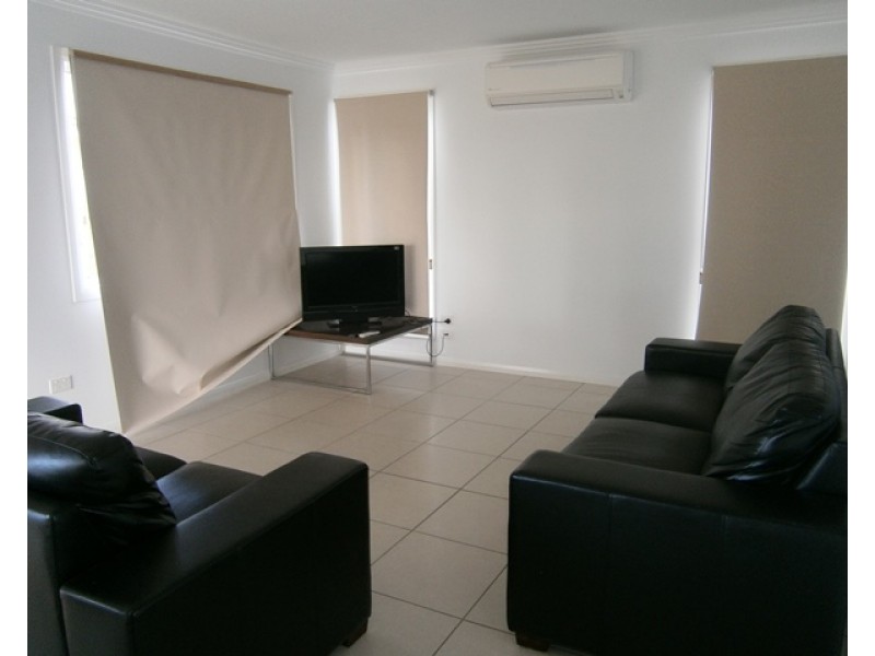 2/12 JIMBOUR STREET, Dalby QLD 4405
