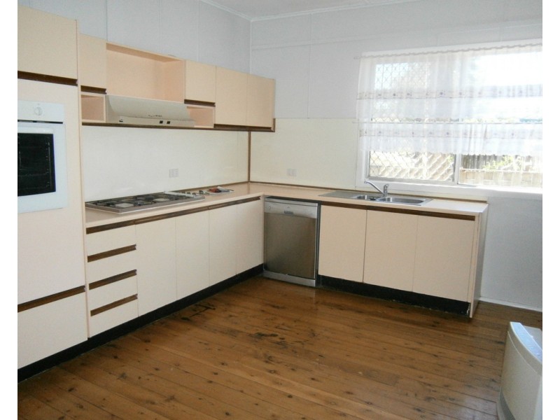 72 ORPEN ST, Dalby QLD 4405