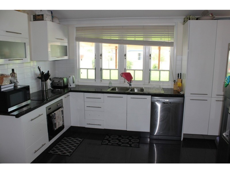 9 Curtis Street, Dalby QLD 4405
