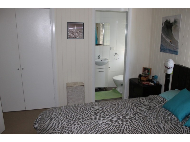 9 Curtis Street, Dalby QLD 4405