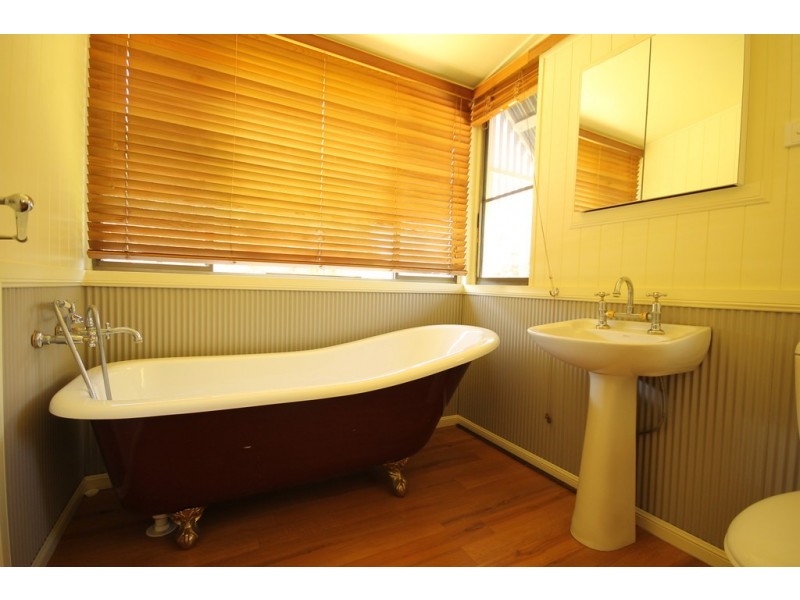 158 Cunningham Street, Dalby QLD 4405