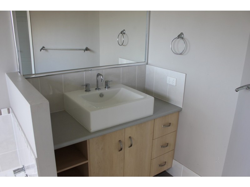 60 Diggers Drive, Dalby QLD 4405