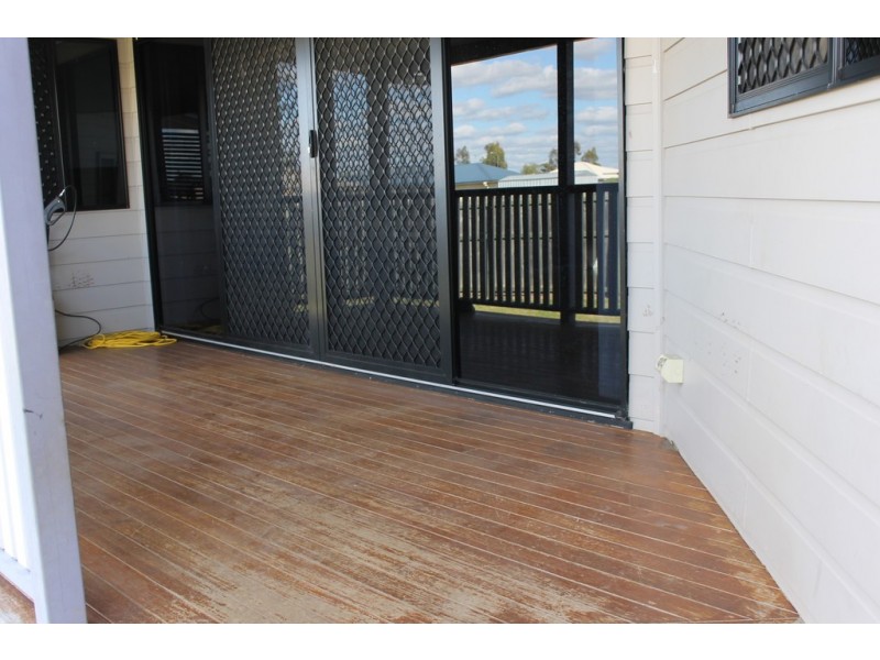 60 Diggers Drive, Dalby QLD 4405