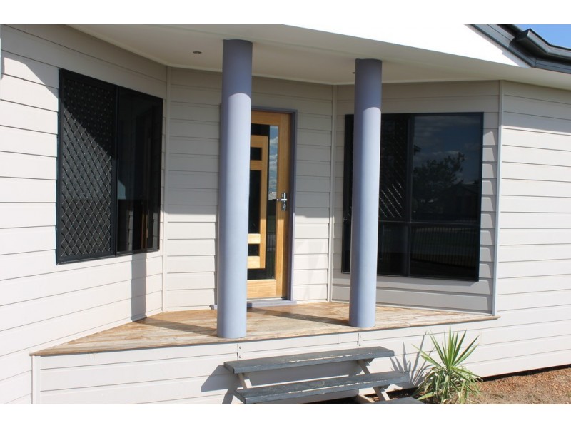 60 Diggers Drive, Dalby QLD 4405