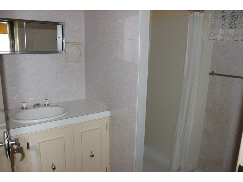 8 Wood Street, Dalby QLD 4405