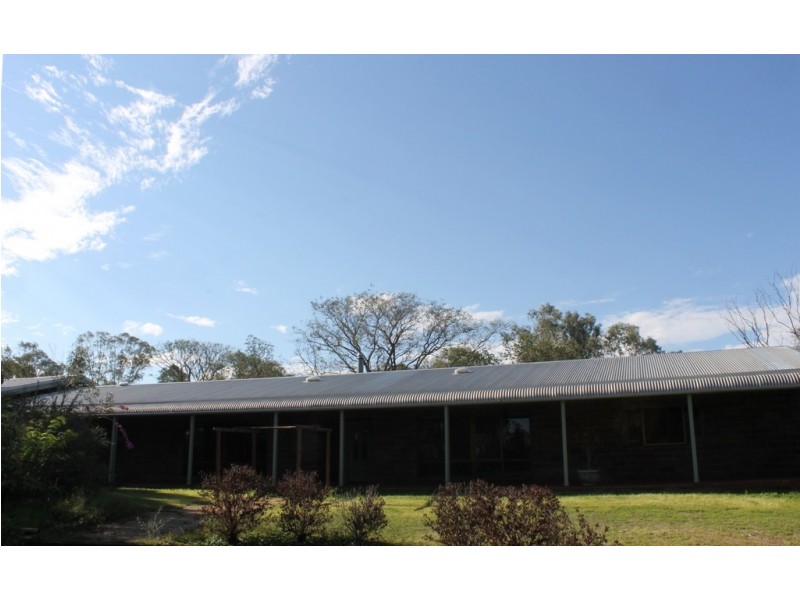 91 Chelldan Ave, Dalby QLD 4405