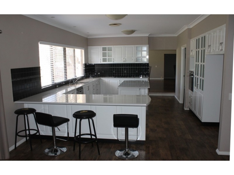 91 Chelldan Ave, Dalby QLD 4405