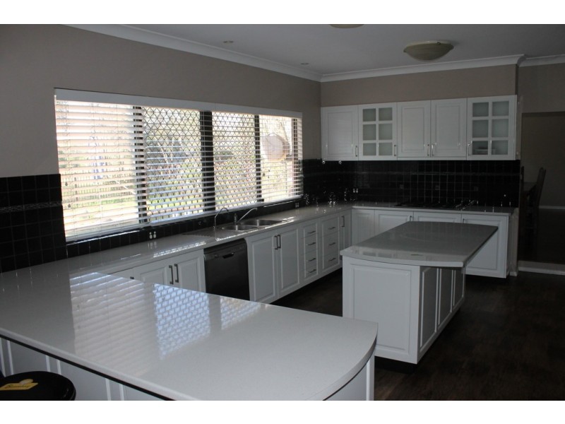 91 Chelldan Ave, Dalby QLD 4405